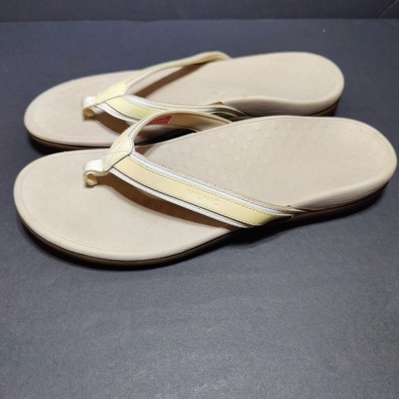 VIONIC Women's High Tide  Cream White Patent Platform Flip Flop Sandals Size 12 - Picture 1 of 8